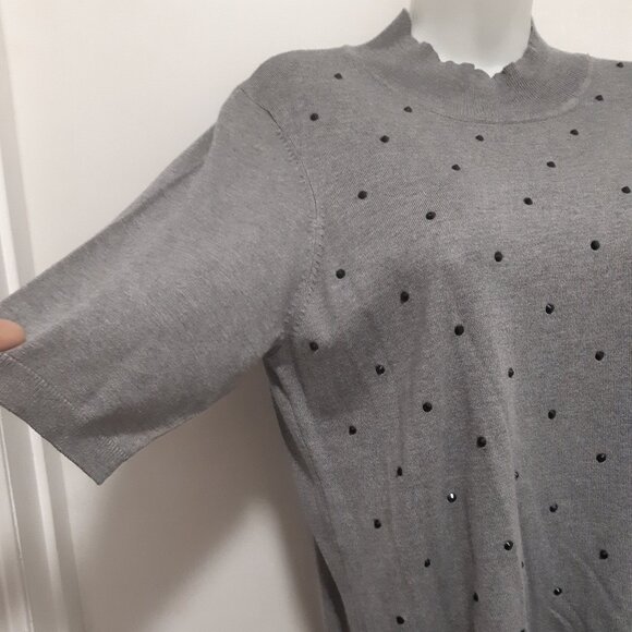 New Laura Petites Super Soft Gray Sweater with black beads Size M/L - Picture 10 of 12